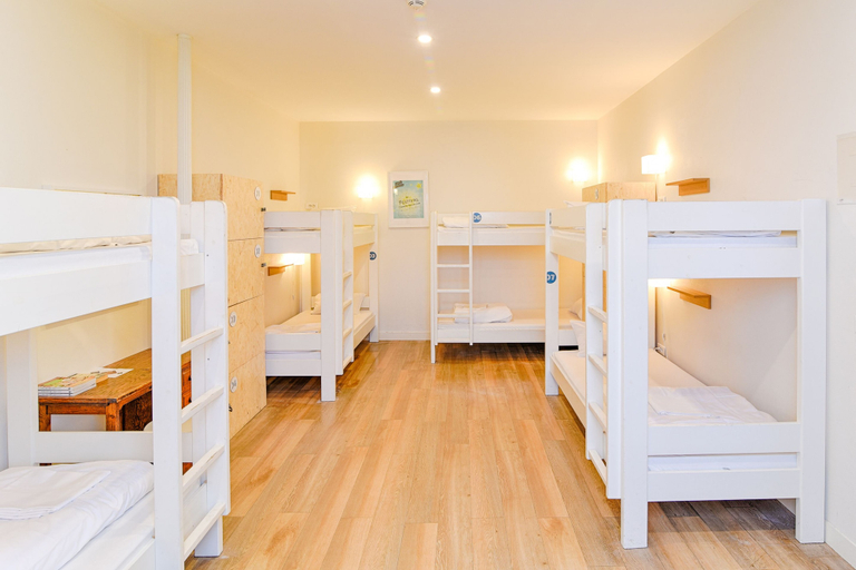 Bedroom 3, Slo Lyon Saxe, Rhône
