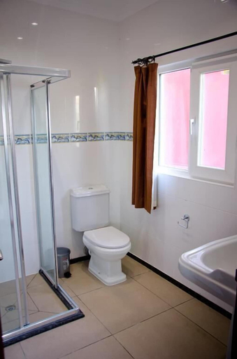 Bathroom 3, Ocean Spray Self-Catering Apartments
