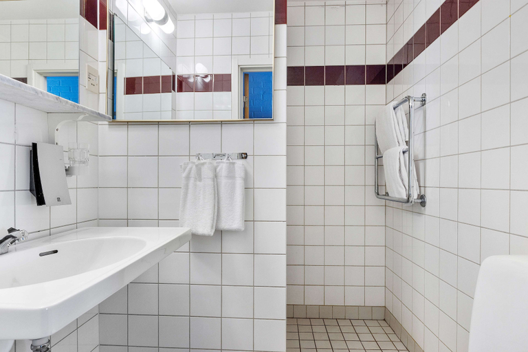 Bathroom 4, Best Western Hotel Scheele, Köping
