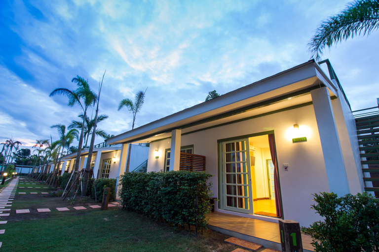 Exterior & Views 2, IP Plus Resort Chanthaburia - Halal Hotel, Muang Chanthaburi