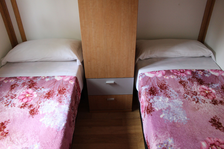 Bedroom 3, Camping Fuentes Blancas, Burgos