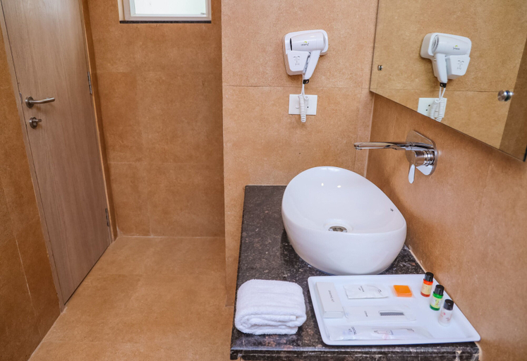 Bathroom 5, Hotel Regent Laguna, North Goa