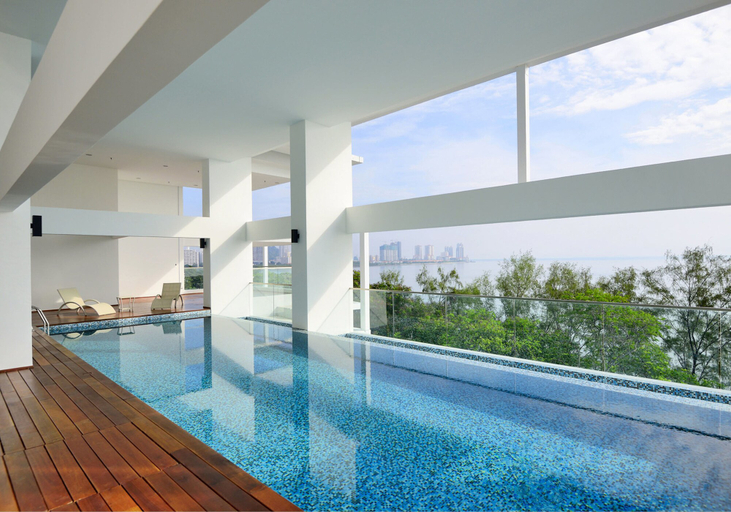 Sport & Beauty, Casa Duplex at Sunrise Gurney Seaview, Penang Island