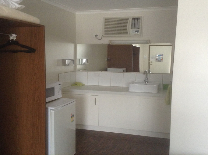 Others 4, Admella Motel, Glenelg - Portland