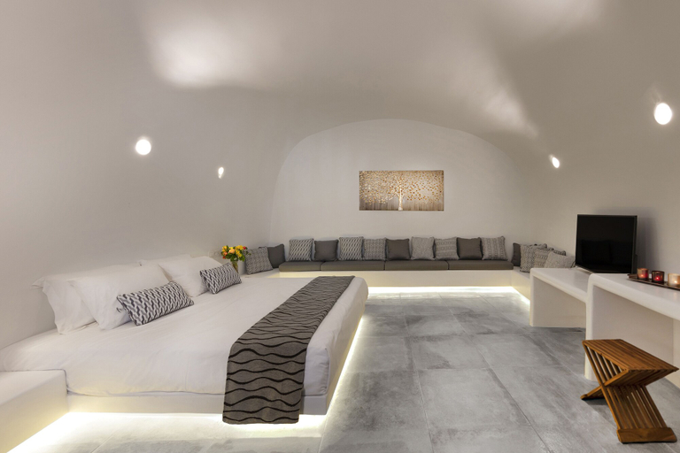Bedroom 4, San Martino cave villas, South Aegean