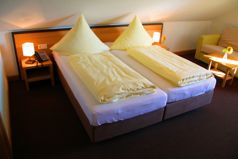 Bedroom 2, Hotel Häußler, Pfaffenhofen an der Ilm
