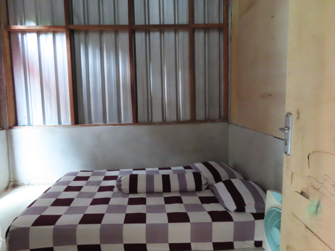 Bedroom 3, Ibu Nanik Homestay Labuan Pandan, Lombok