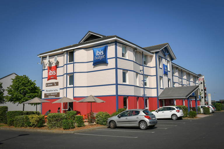 Exterior & Views 2, ibis budget Saint Lo, Manche