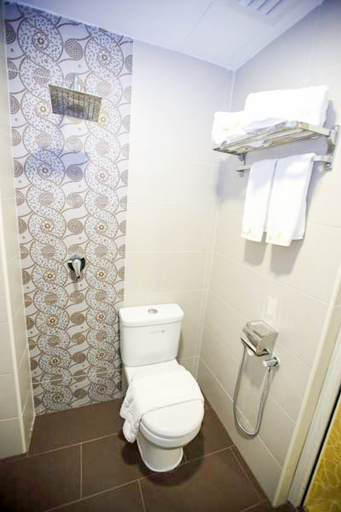 Bathroom 4, Al Khatiri Hotel, Kota Bharu