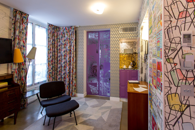 Others 4, Hotel Crayon, Paris
