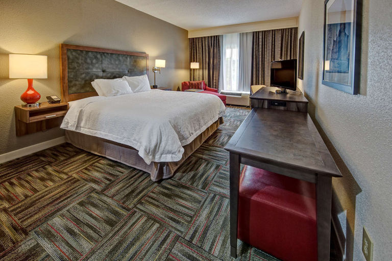 Bedroom 3, Hampton Inn Newberry-Opera House, Newberry
