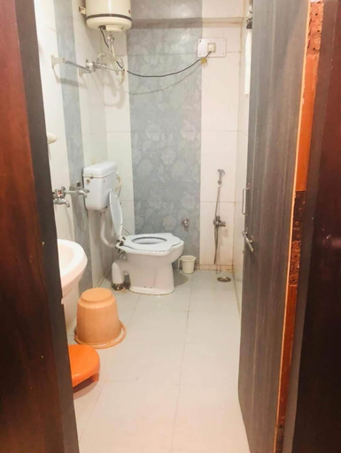 Bathroom 5, Hotel Satpura Safari, Hoshangabad