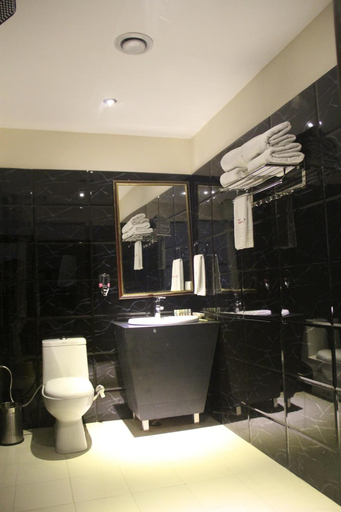 Bathroom 3, Hotel Kohinoor Palace, Ludhiana