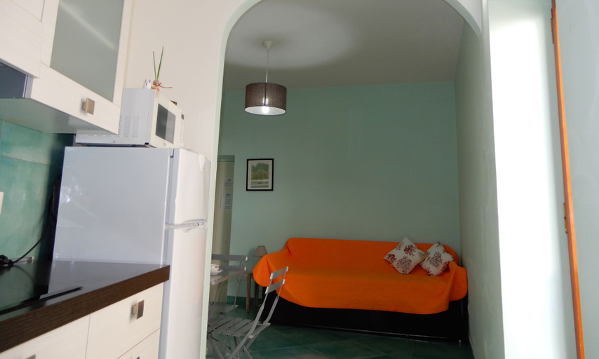 Others 2, Casa Ares Sperlongaresort, Latina