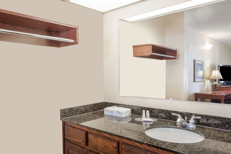 Bathroom 4, Baymont by Wyndham Hickory, Catawba