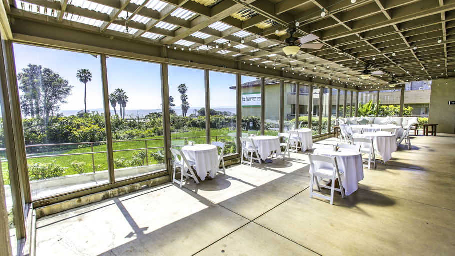 Food & Drinks 5, The Pierpont Inn, Ventura