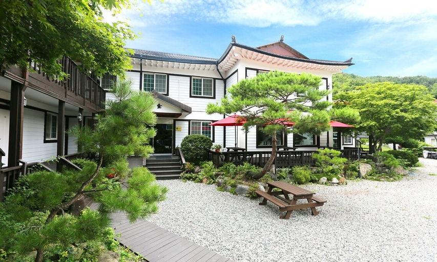 Dasup Pension, Muju