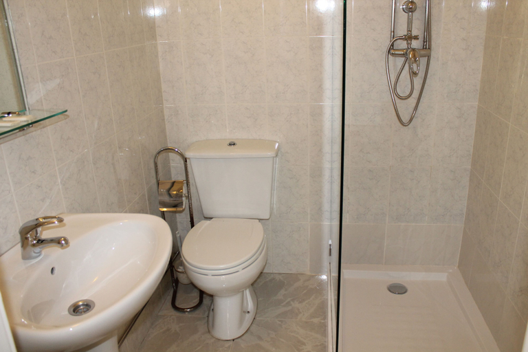 Bathroom 4, Grande Oceano Guest House, Porto