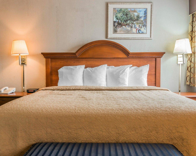 Bedroom 5, Quality Inn Grand Rapids North, Kent