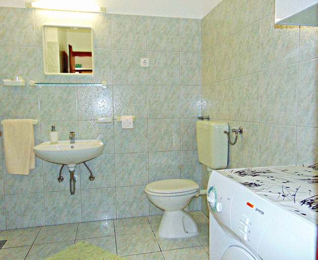 Bathroom 3, Apartment Tonci, Postira