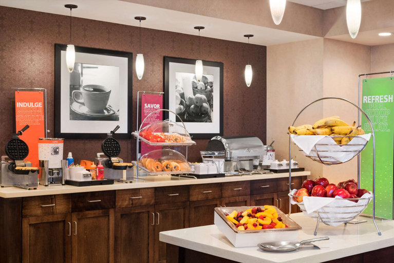 Food & Drinks 4, Hampton Inn Lincoln Airport, Lancaster