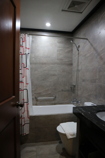 Bathroom 4, Paragon Hotel and Suites, Baguio City
