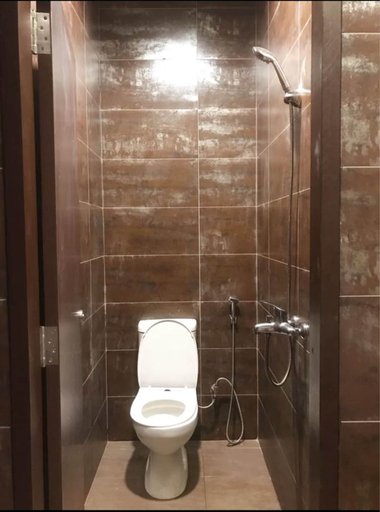 Bathroom 4, Atlantis Pods at Little India, Singapore