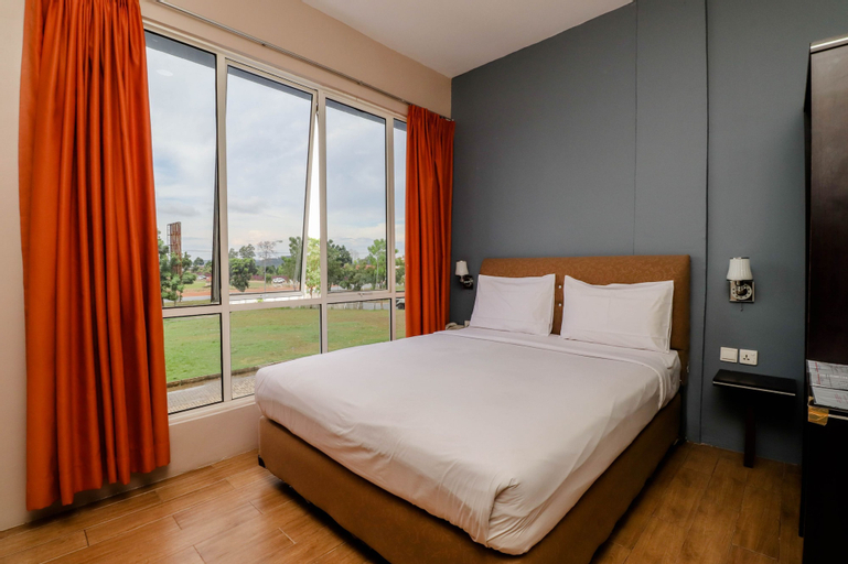 Blitz Hotel Batam Near Sultan Mahmud Ri'ayat Shah Mosque, Batam