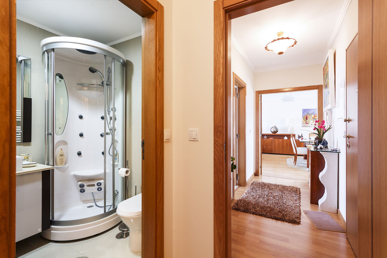 Bathroom 5, Ericeira Luxury Apartment, Mafra