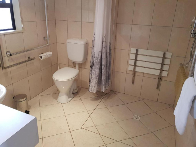 Bathroom 4, Coleraine Suites & Apartments, Grey