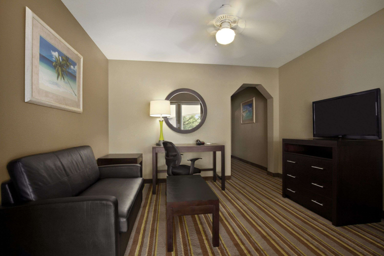 Others 5, Super 8 by Wyndham Tupelo Airport, Lee