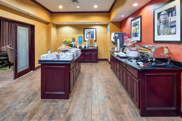 Food & Drinks 5, Hampton Inn & Suites Austin South/Buda, Hays