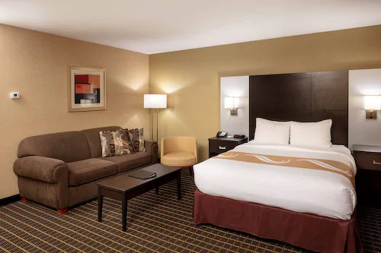 Bedroom 4, Quality Inn & Suites Downtown Windsor, Essex