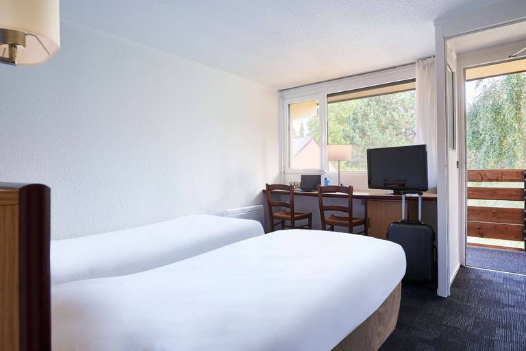 Bedroom 3, Kyriad Direct Evreux, Eure