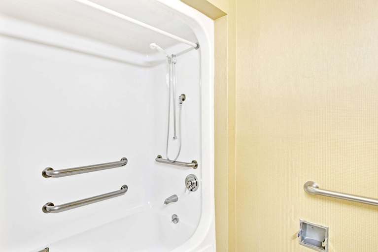 Bathroom 4, Super 8 by Wyndham Brockton, Plymouth