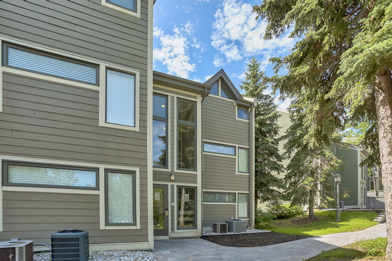 Exterior & Views 2, Chateau Ridge Chalets, Grey