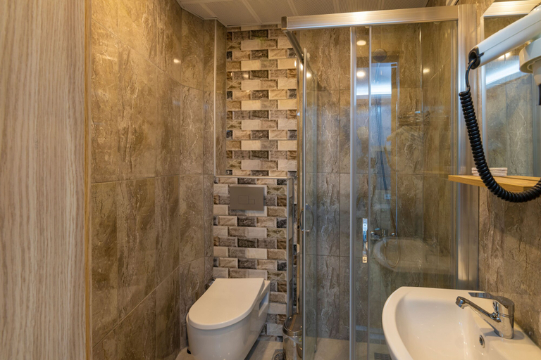 Bathroom 4, Yesilpark Hotel, Fatih