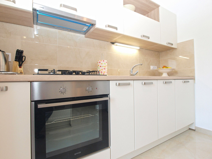Others 5, Apartment 1611, Pula