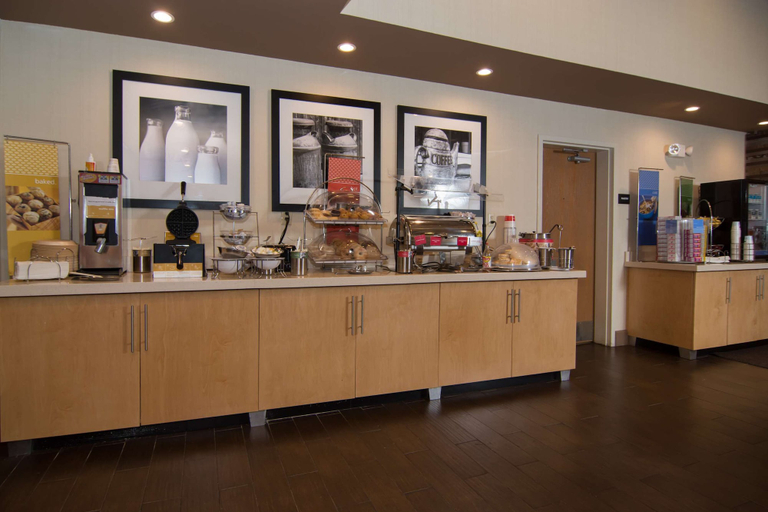 Food & Drinks 5, Hampton Inn Brevard, Transylvania