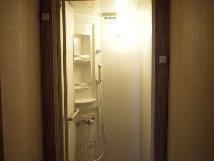 Bathroom 4, Hostel Otro Mundo, Kyoto