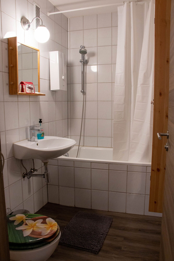 Bathroom 2, LuPartment-Studio-Apartment-Stadtmitte, Ludwigshafen am Rhein