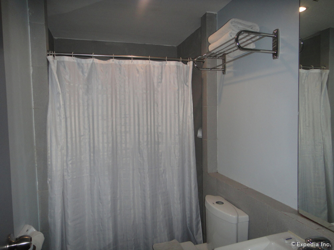 Bathroom 4, Cebu R Hotel Mabolo, Cebu City