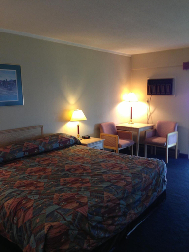 Bedroom 3, Hospitality Inn, Thompson-Nicola