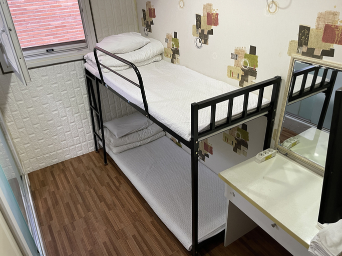 Others 4, Hostel Chloe, Jongno