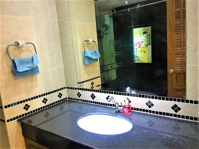 Bathroom 4, Royal Hill Resort Pattaya Corner Condo With sea & Pool Views, Pattaya