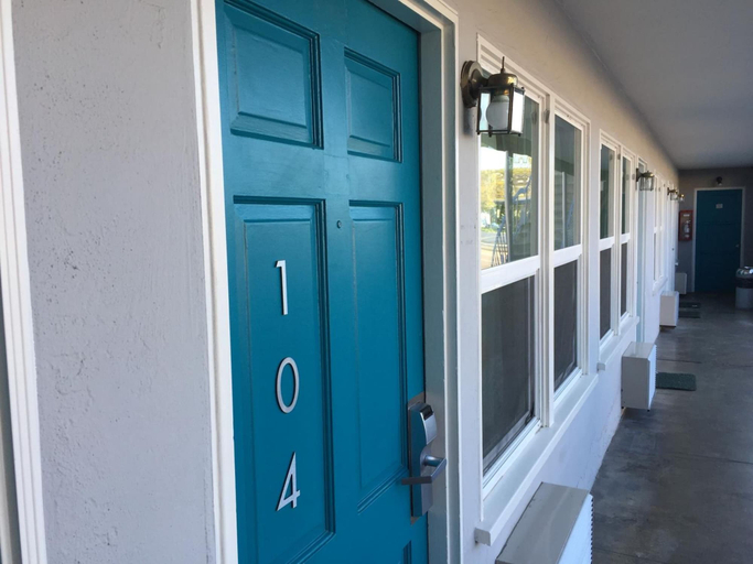 Others 5, Hotel Point Loma, San Diego