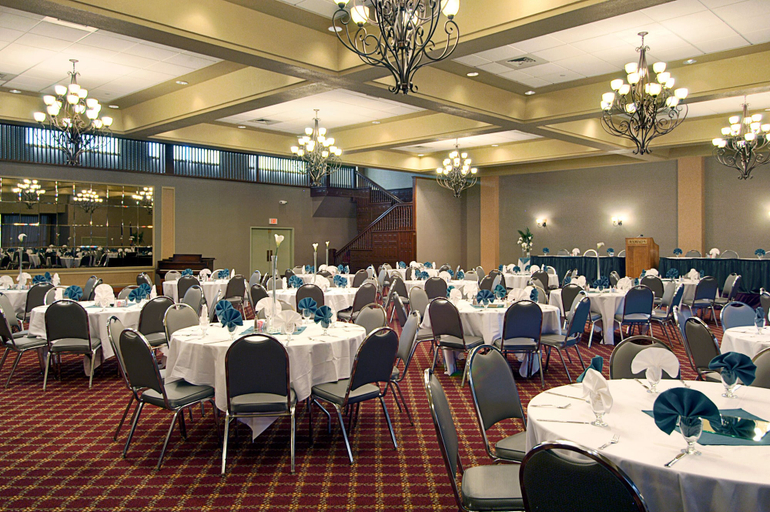 Food & Drinks 5, Ramada Convention Centr by Wyndham Topeka Downtown, Shawnee