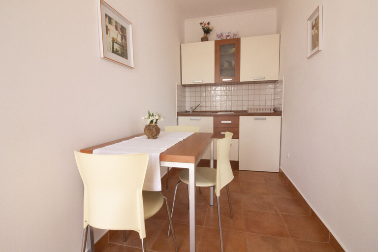 Others 5, Studios & Rooms Fiesta, Novalja