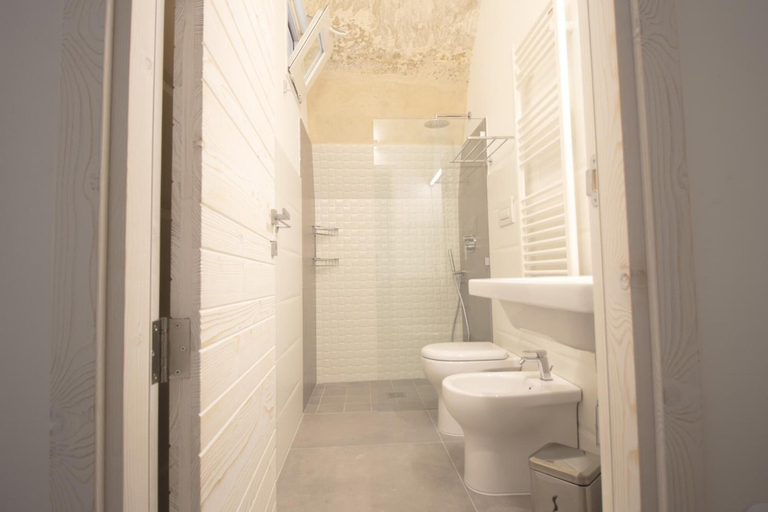 Bathroom 5, Il Giardino della Regina, Lecce