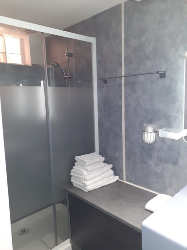 Bathroom 3, Hôtel du parc, Gard